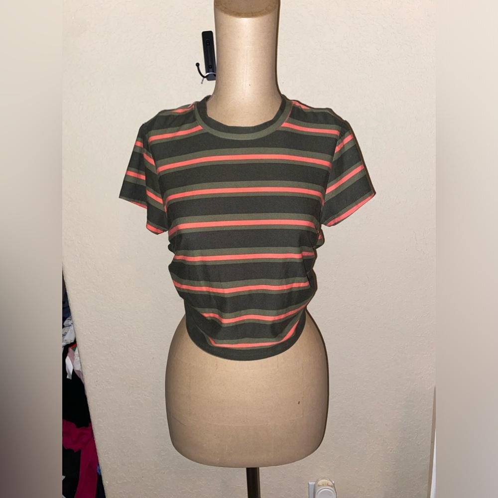 Women’s Full Circle Trends crop top Size Large